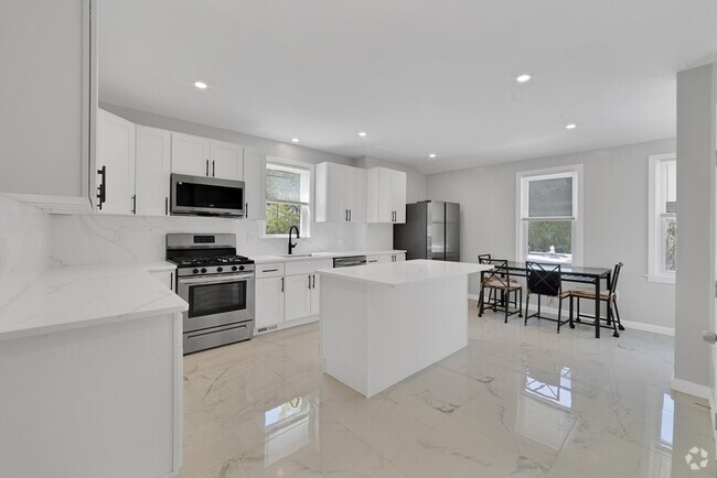 Building Photo - 61-63 Albertina St Rental