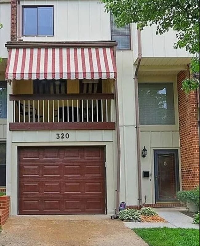Photo - 320 Southern Ct Townhome