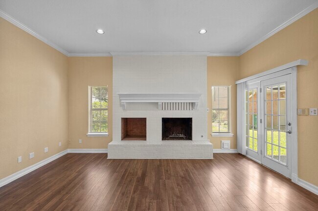 Photo - 616 Westwood Cir