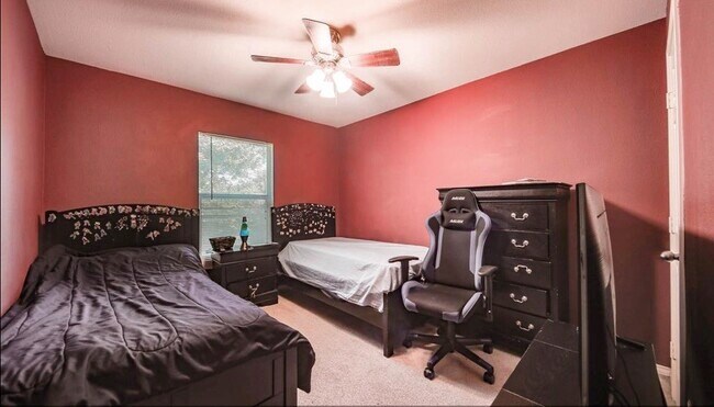 Photo - 16614 Hodgefield Ln