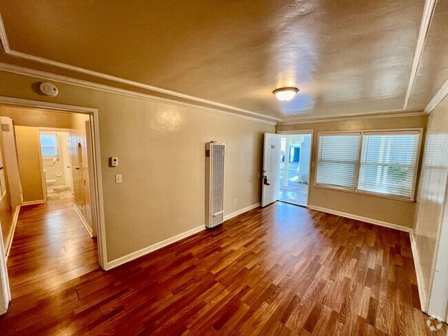 Building Photo - 2 bedroom 1 bathroom downtown Monterey apa... Rental