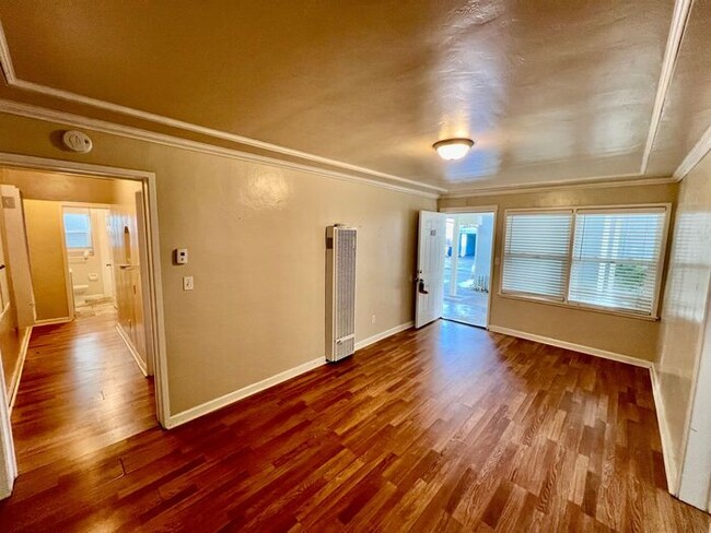 2 bedroom 1 bathroom downtown Monterey apa... - 2 bedroom 1 bathroom downtown Monterey apa... House