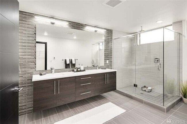 Photo - 3041 20th Ave W