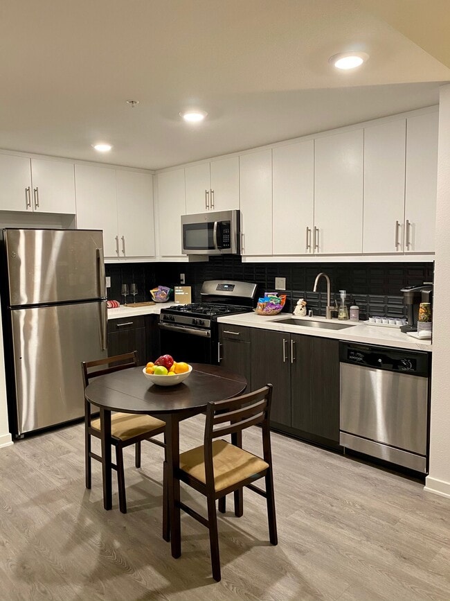 Atwood Hollywood Boutique Apartments