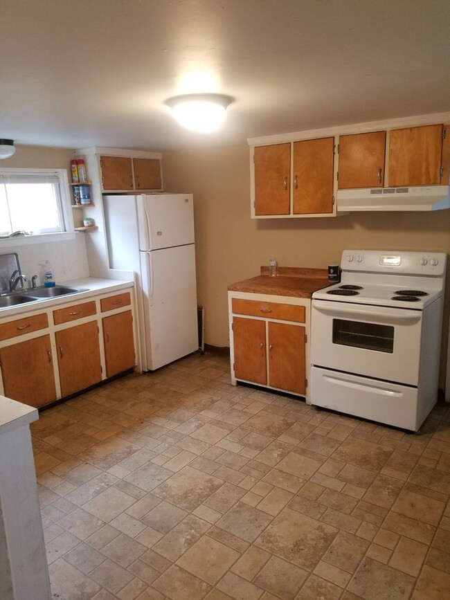 Building Photo - 18 W Court St Unit Bed 1 Rental