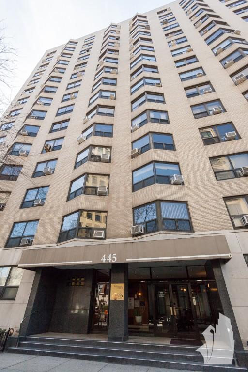 Building Photo - 445 W Wellington Ave Unit #10E Rental