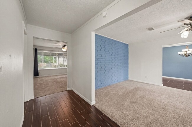 Photo - 4418 Saffron Ln