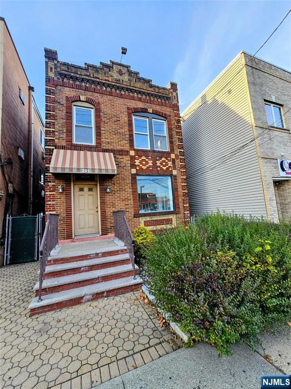 Building Photo - 201 Ridge Rd