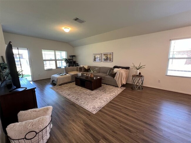 Building Photo - 1224 Matt Ln