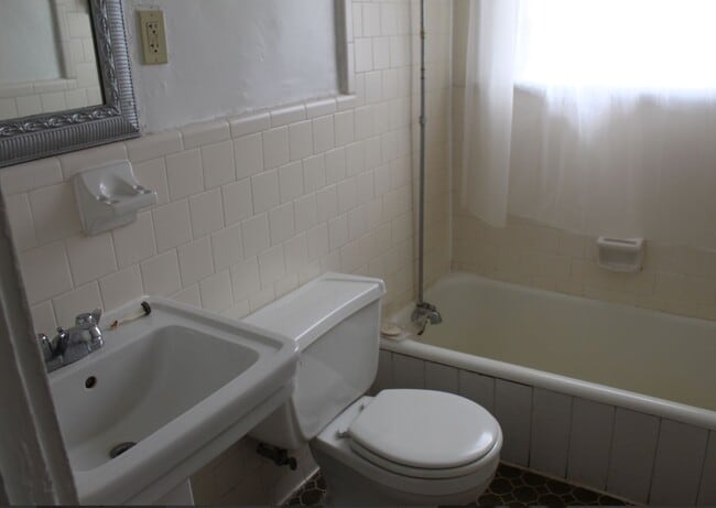 Photo - Spanish Oaks Apartment