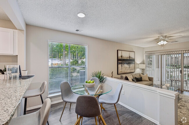 2BR, 2BA - 933SF Model Uint