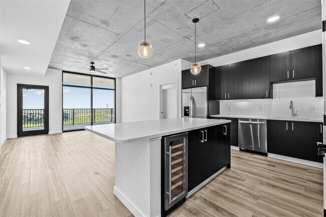 Photo - 221 Main St N Unit 711