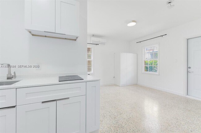 Building Photo - 415 75th St Unit 4A