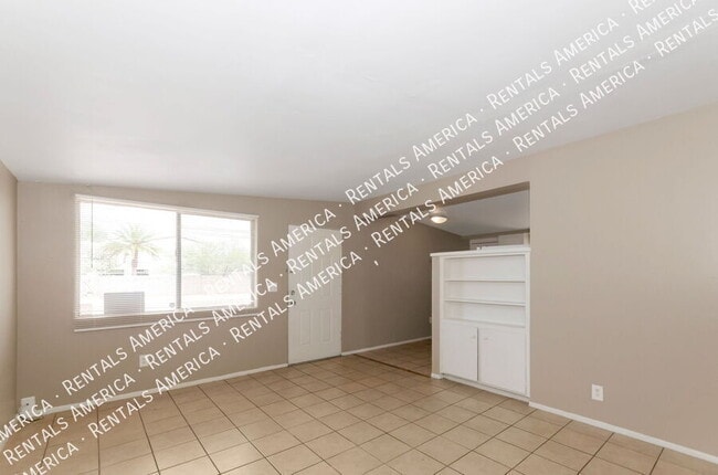 404 E Yavapai Rd