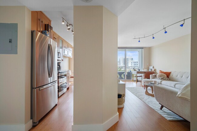 Photo - 1688 West Ave Unit 606