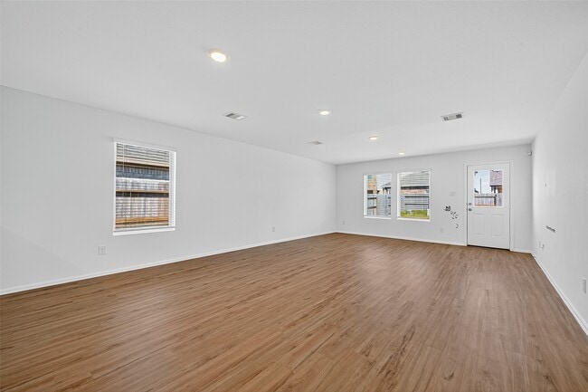 Photo - 27130 Breakaway Ln