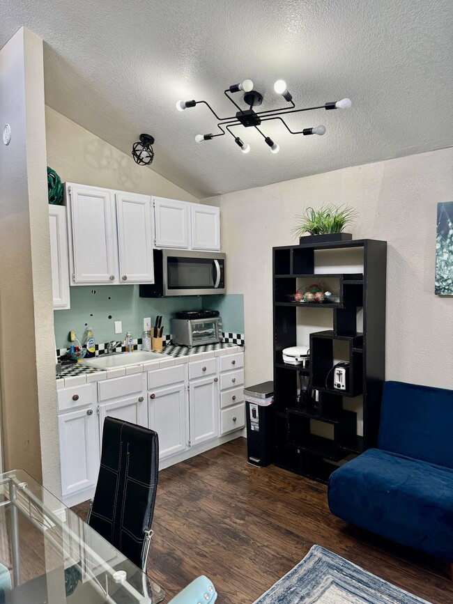 Photo - 6918 Coley Ave Unidad 5