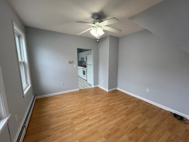 Building Photo - 155 E Central St Unit R Rental