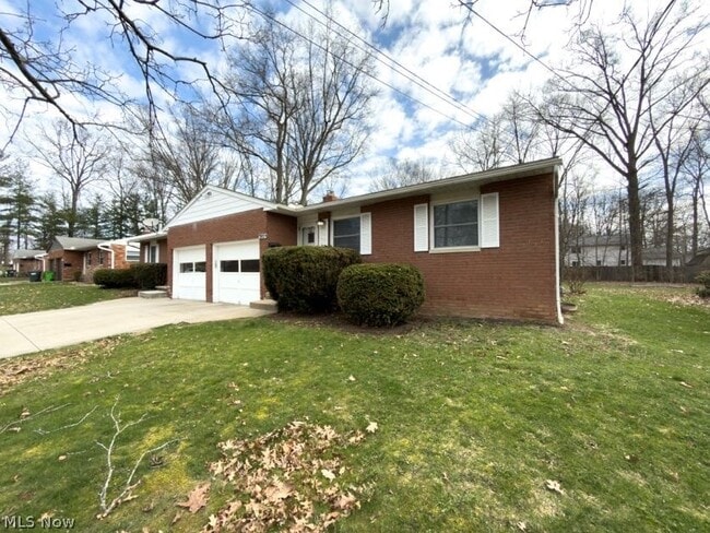 Photo - 3853-3857 Seneca St