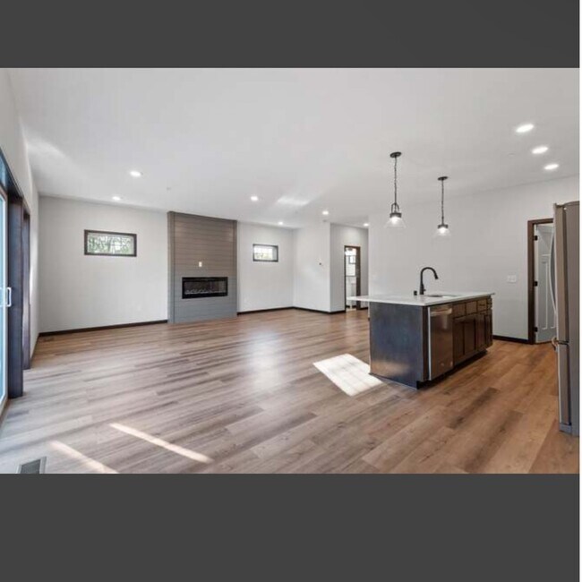 Photo - 3 Bed | 3 Bath Townhome - Blaine Unit A