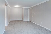 2BR, 1BA - 900 SF