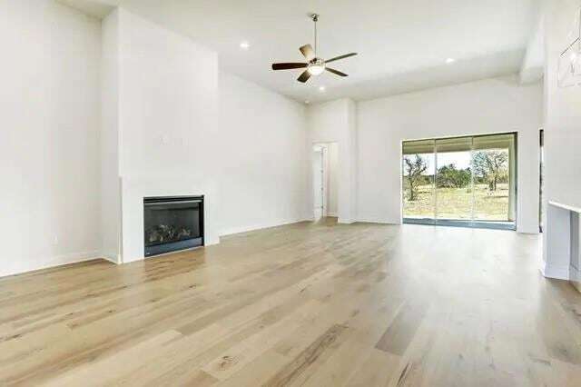 Photo - 104 Lazy Oak Pl