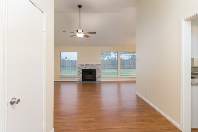 Photo - 5306 Acorn Ct