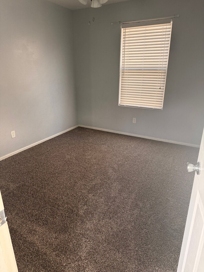Photo - 11010 W Elm St