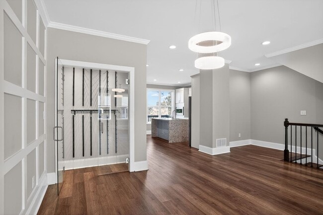 Photo - 166 Vanira Ave SE