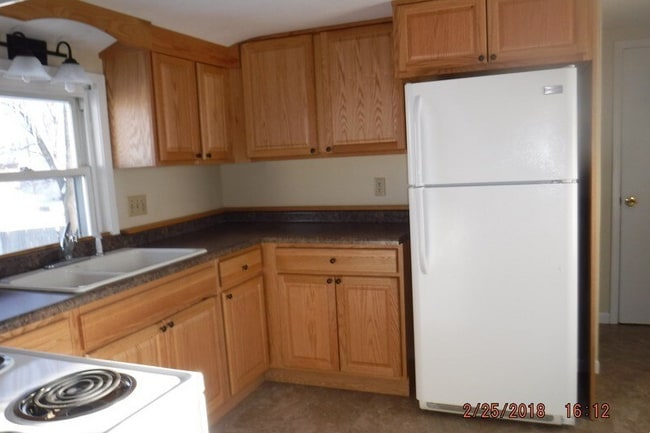 Building Photo - 513 N Oak Ave Rental