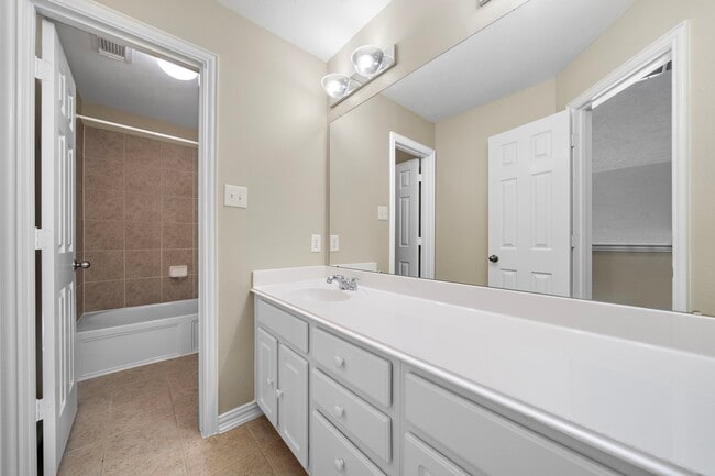 Building Photo - 19335 Lincoln Heights Ln