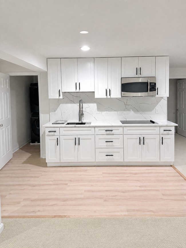 Photo - 7412 Pensacola Pl Unidad Modern Spacious Basement