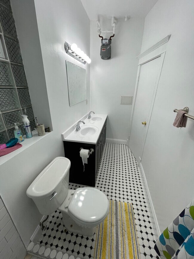 Photo - 1037 S Racine Ave