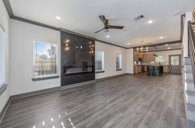 Photo - 8018 Attwater St Unidad B