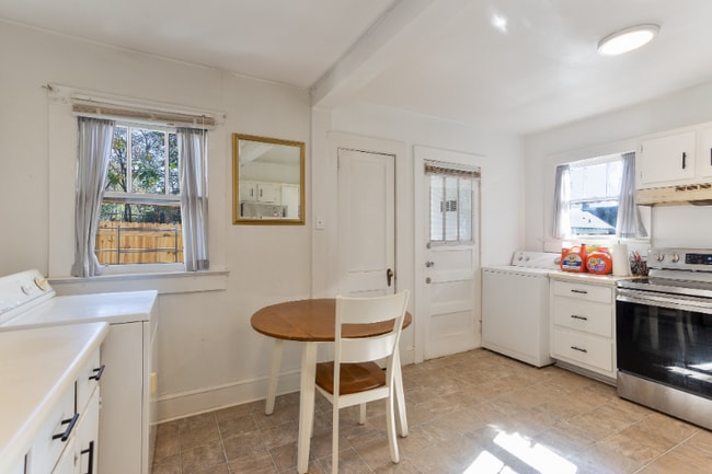 Photo - 1003 Center St NW Unit B