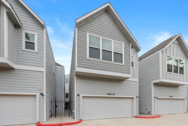 Photo - 847 Rachel St