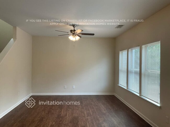 Photo - 319 Village Broad St