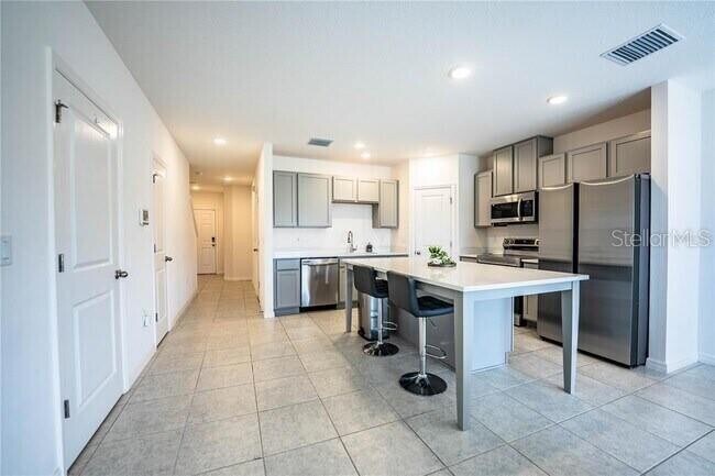 Photo - 3883 Academia Ave