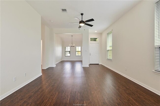 Photo - 2004 Theresa Dr