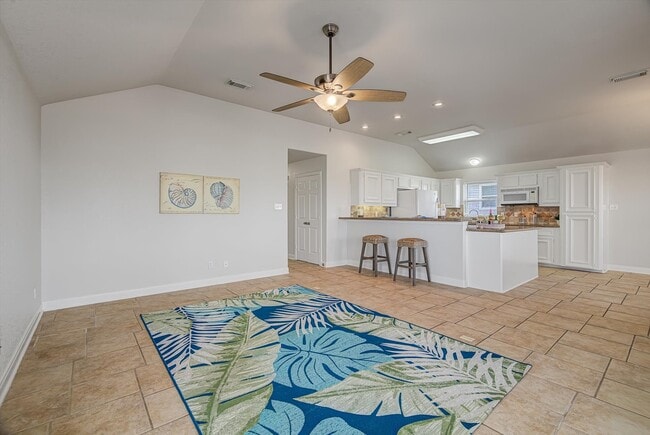 Photo - 721 Marlin St