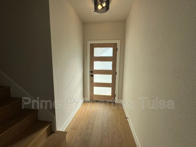 Photo - 1102 E Delmar Pl