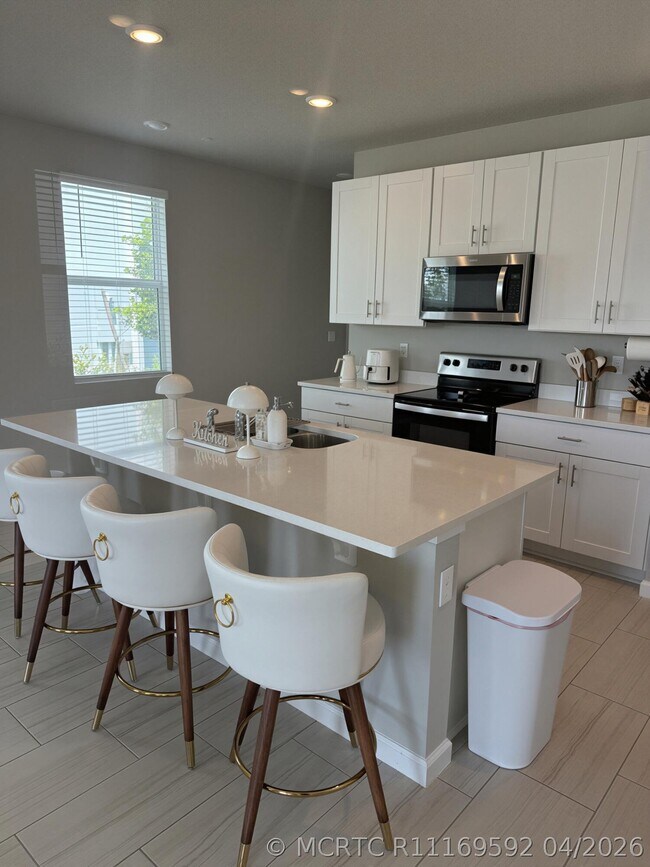 389 Salisbury Cir