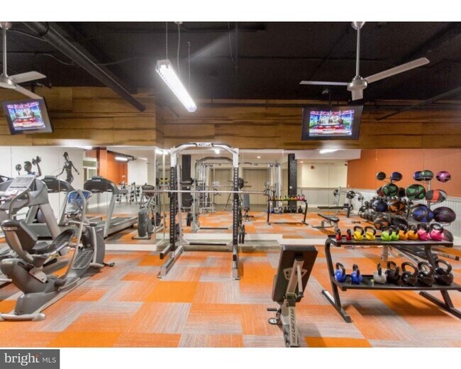 Photo - 1600 Walnut St Unit 1005