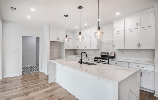 Building Photo - 1781 Forest Ave