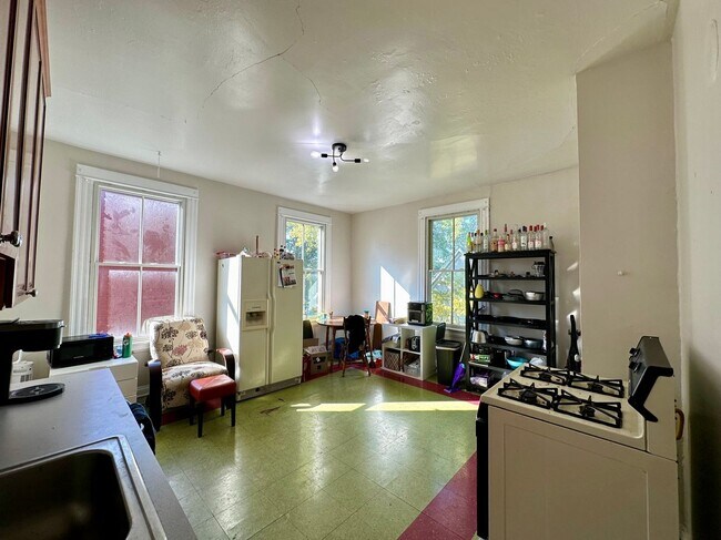 Photo - 2369 Victor St Unit 2