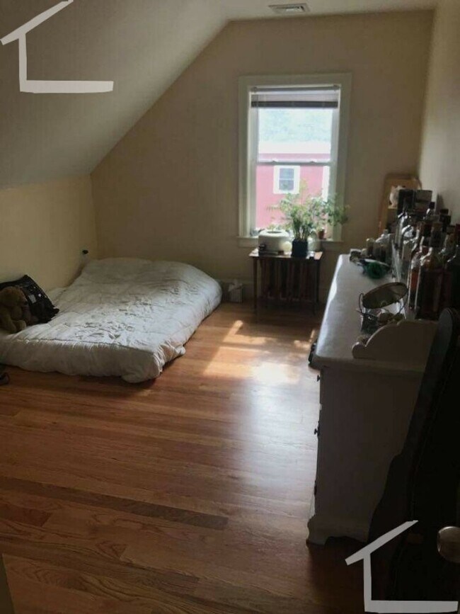 Photo - Brighton 4 bed 2 bath.... Beautiful listing!