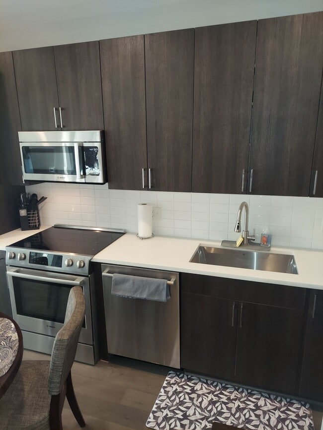 Building Photo - 1500 Pennsylvania Ave SE Unit #207