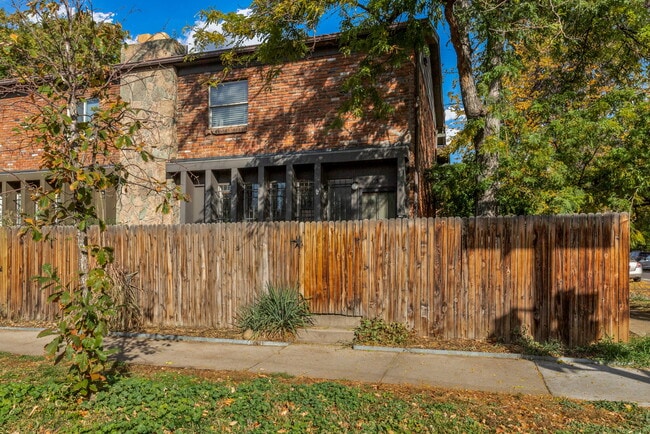 Building Photo - 1137 E 12th Ave