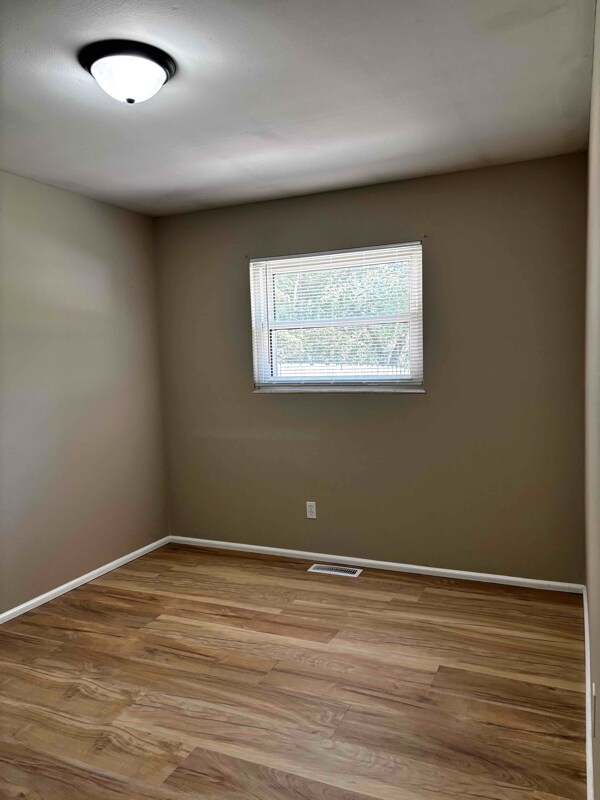 Photo - 3738 Dixie Dr