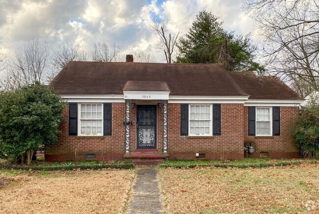 Building Photo - 3 bedroom 1 bath near the university of Me... Rental